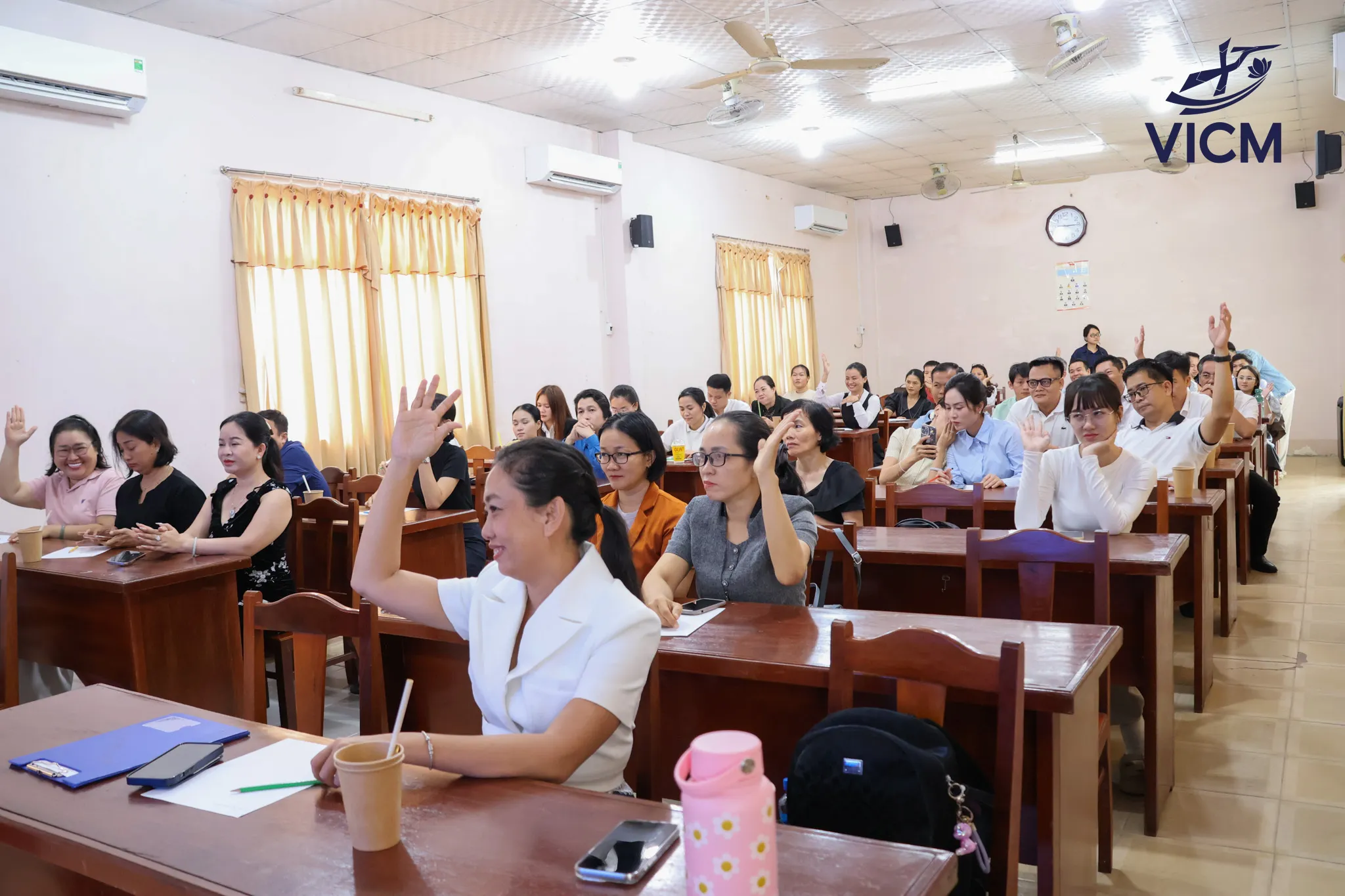 Quản trị nhân tâm giúp tạo niềm tin, khơi mở động lực và gắn kết nhân sự với mục tiêu chung của tổ chức. Quản trị nhân tâm giúp tạo niềm tin, khơi mở động lực và gắn kết nhân sự với mục tiêu chung của tổ chức.